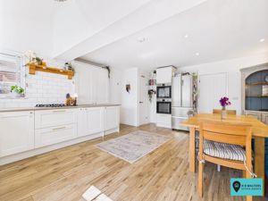 Kitchen/Diner- click for photo gallery